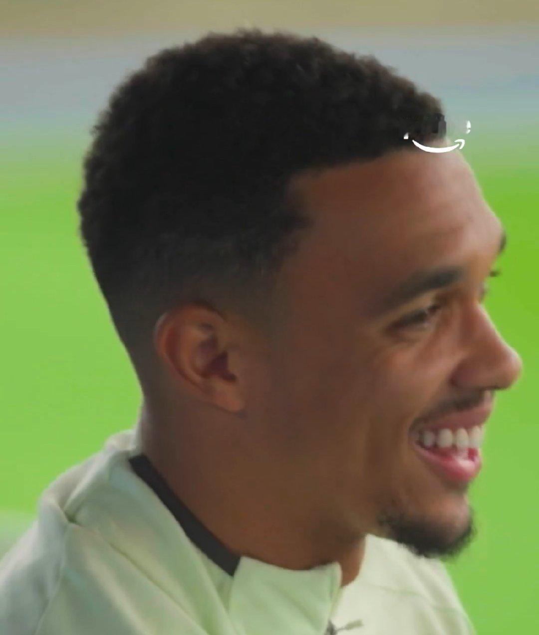 特伦特：“我在这里最好的朋友？当然是贝林厄姆。贝林厄姆邀请我加盟皇马？其实更多是