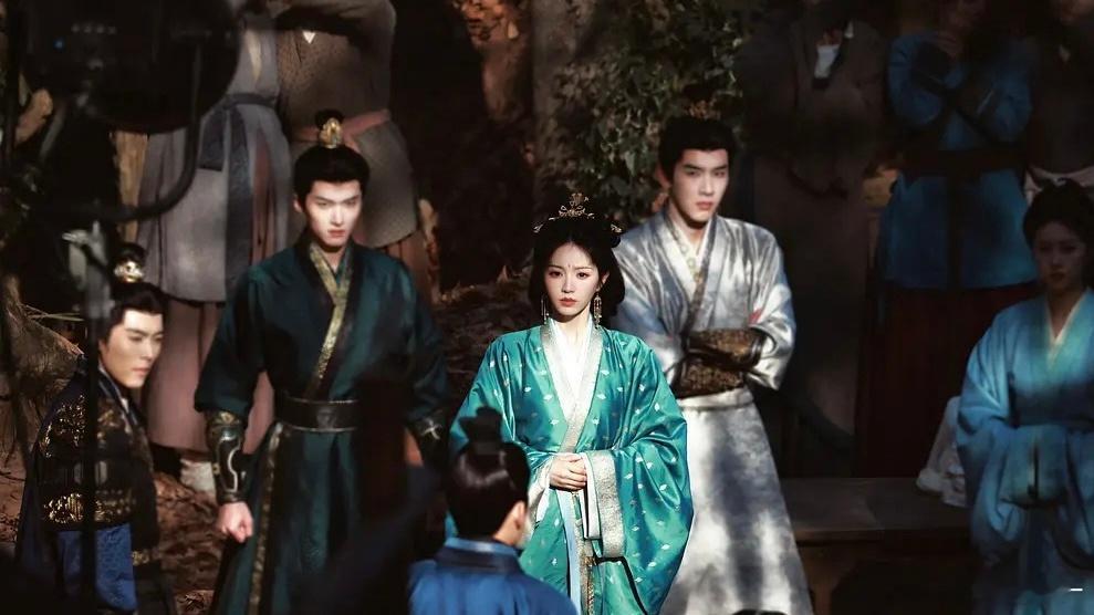 田曦薇咋这么出众了！有当家主母的感觉了