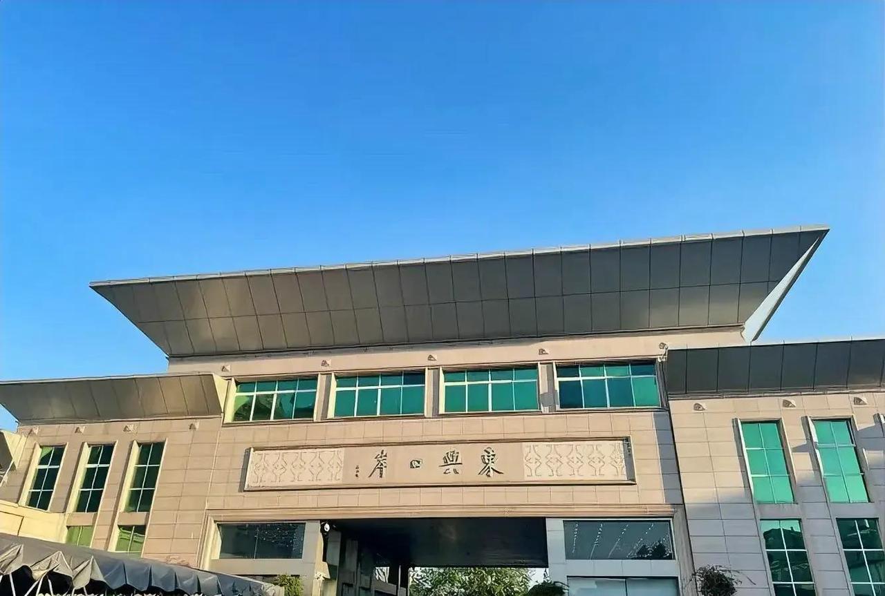 越南当年甩出的“包袱”，在中国被做成了产业链。1977年，越南广宁省一夜