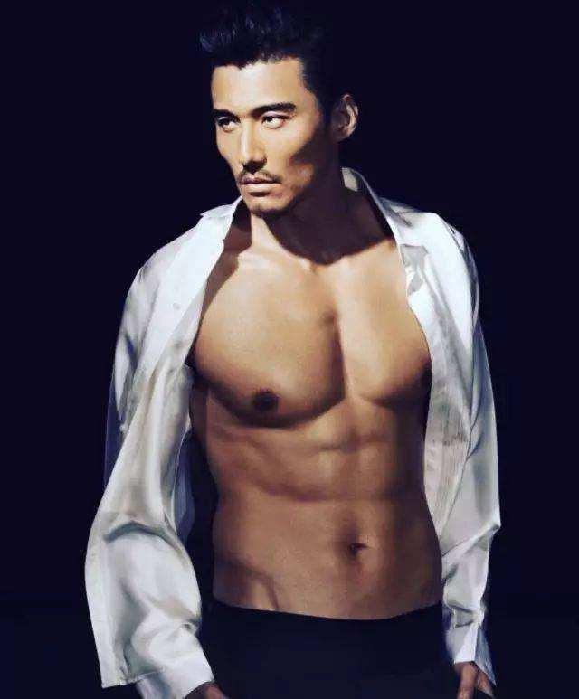 女人最爱这些“老男人”，不只是成熟，更有魅力！兄弟们，提到“老男人”，很多人