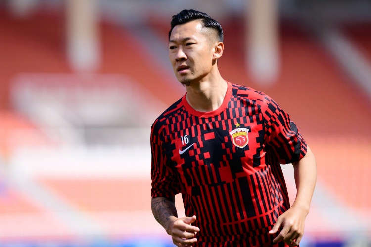 沪媒: 海港13人合同到期阵容大换血 徐新离队获得转会费