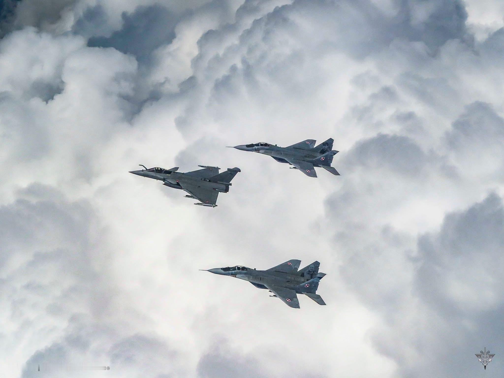 波罗的海空中警巡｜各机型空对空摄影同框今日阵风苏霍伊影像集米格传奇法国空天军（