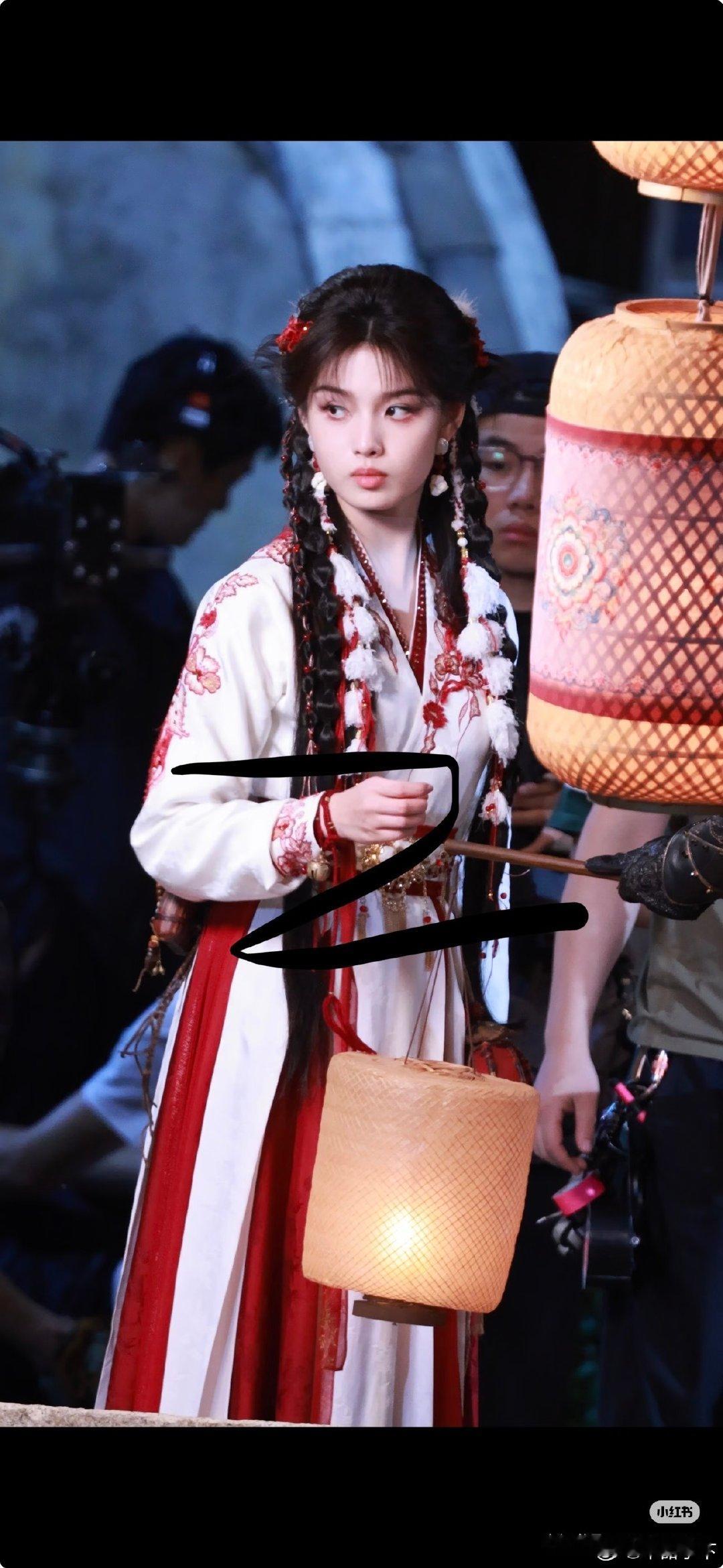 买股粉疯狂焦虑中，艾米这样好像女装侯明昊​