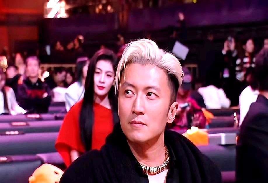 搞懂谢霆锋40岁后还能“拿捏”王菲，你就打通了人性的任督二脉。别再扯什么该死的