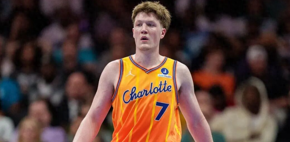 3月11日，NBA官方公布了最新一期的新秀榜，克努佩尔、弗拉格稳居前二，埃奇库姆