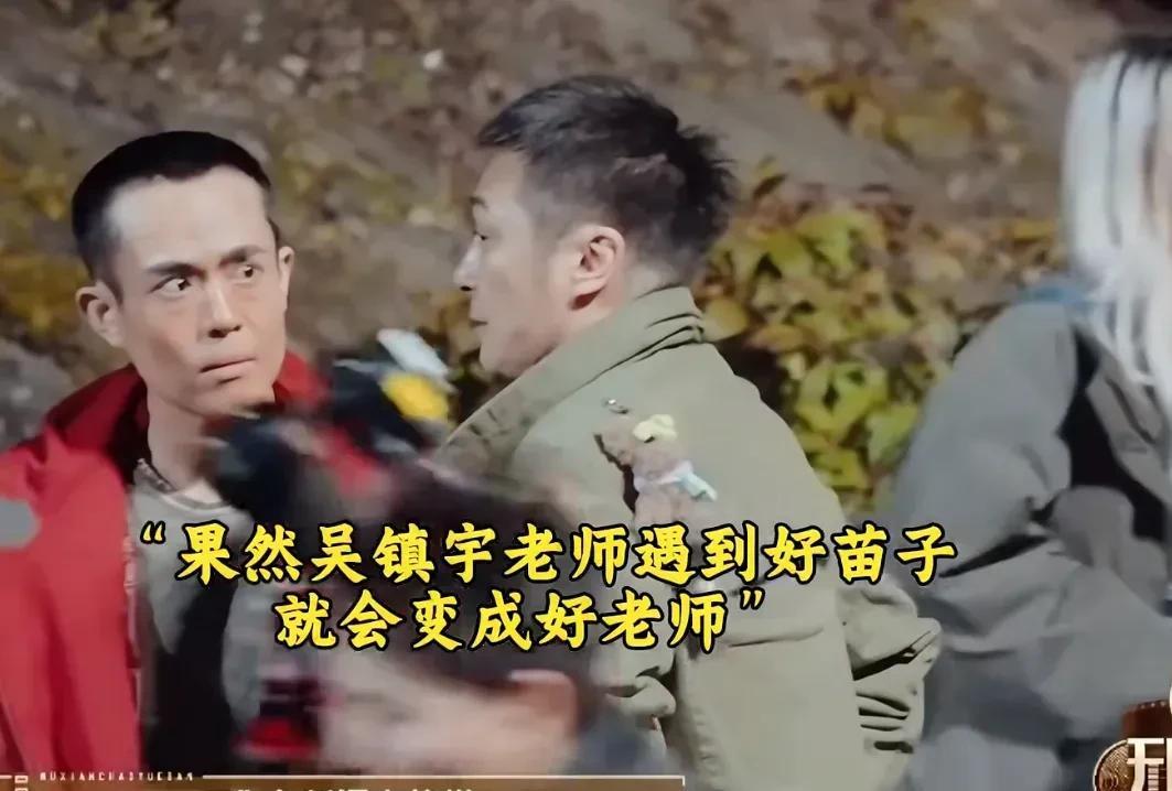 王星演戏时的某个片段堪称“眼神迷惑行为大赏”，目光僵直得像自带提词器，看得人直起