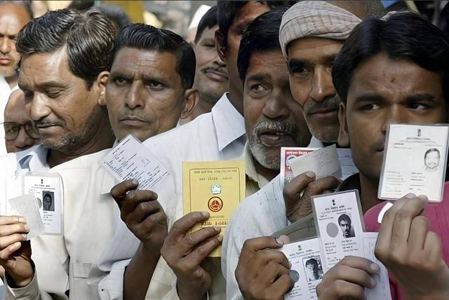 世界各国都在拒签印度签证，印度人醒悟了，可醒悟后更疯狂！说实话，加拿大对印度学
