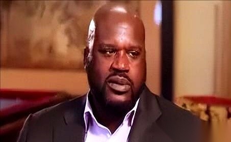 25岁的詹姆斯，碰上了38岁的奥尼尔。一个是如日中天的皇帝，一个是步入黄昏的狂鲨。俩人联手轰下全联盟