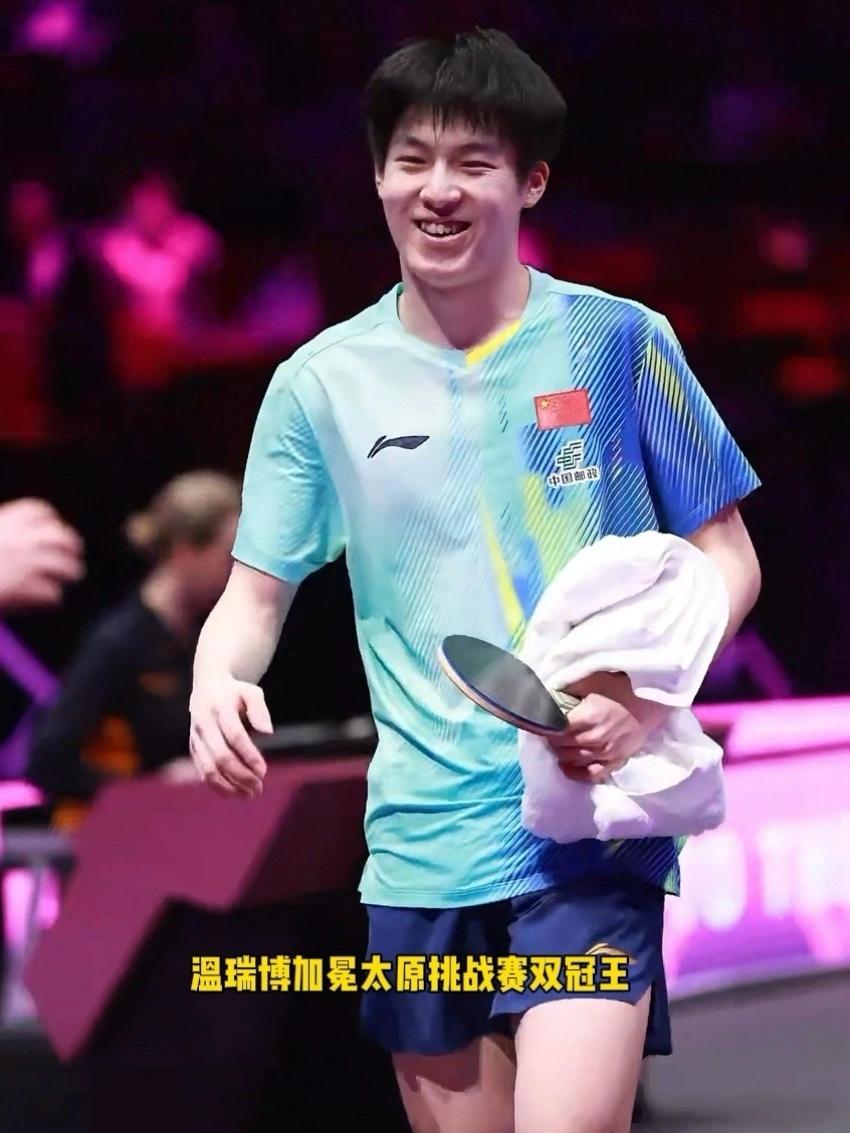 温瑞博太原站夺双冠，国乒教练组却被骂惨！[捂脸哭]小将温瑞博太原站夺双冠，可喜可