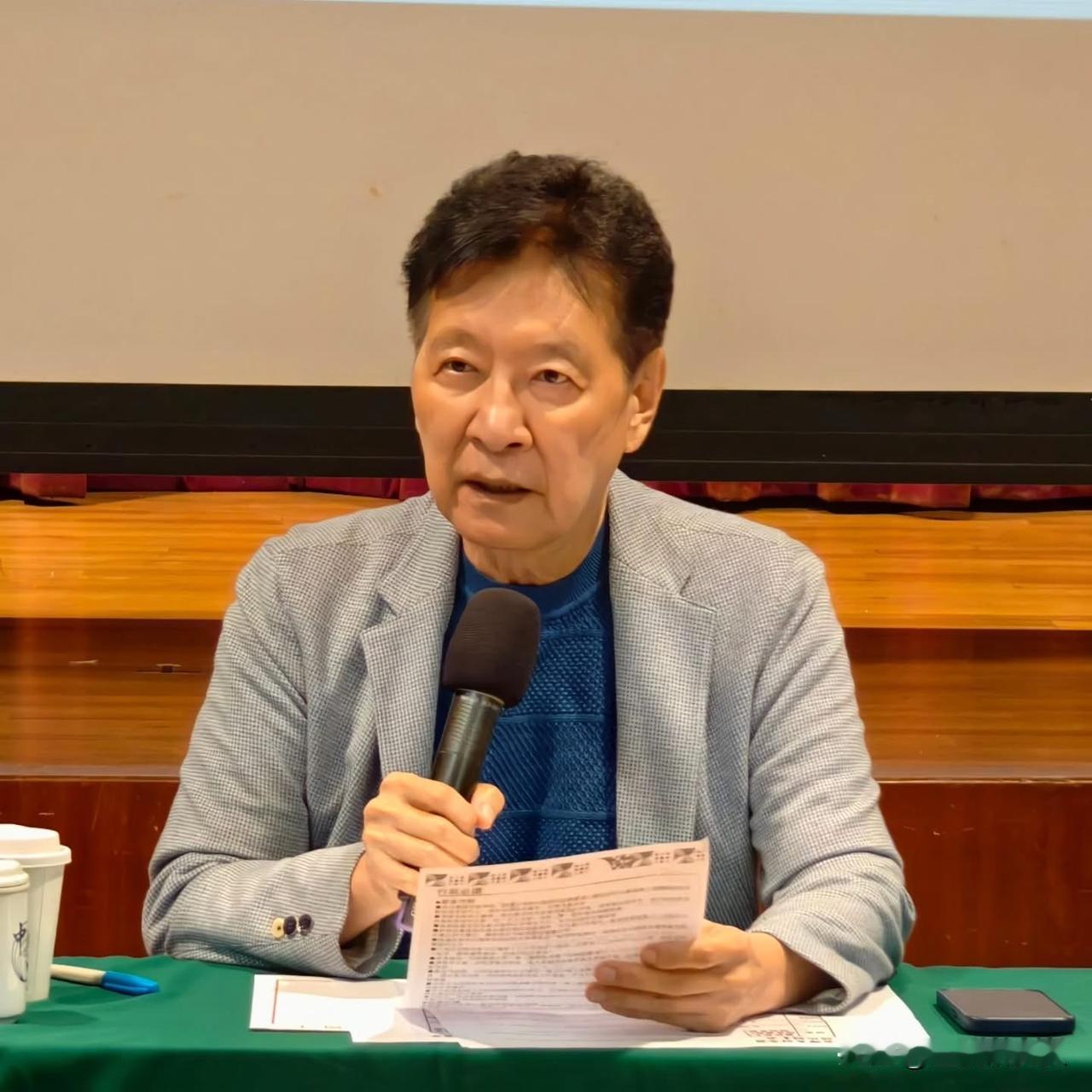 国民党军购版本仍有分歧，中广前董事长赵少康昨天（30日）在政论节目中批评“党版就