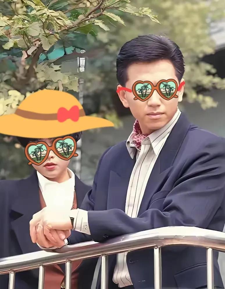 随着杨景媛又上传了辅导员的录音，她点燃了一颗又一颗的炸弹。武汉大学这坑越挖