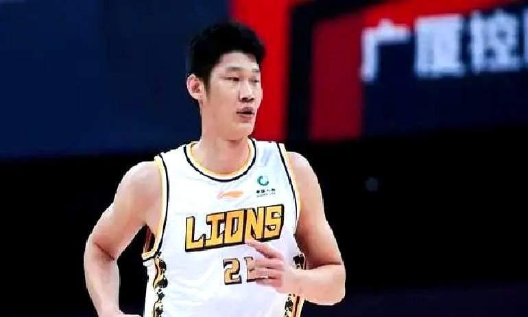广东球迷为了广东男篮时隔5年再次夺冠，也算是煞费苦心了。来看看一位广东球迷给宏远