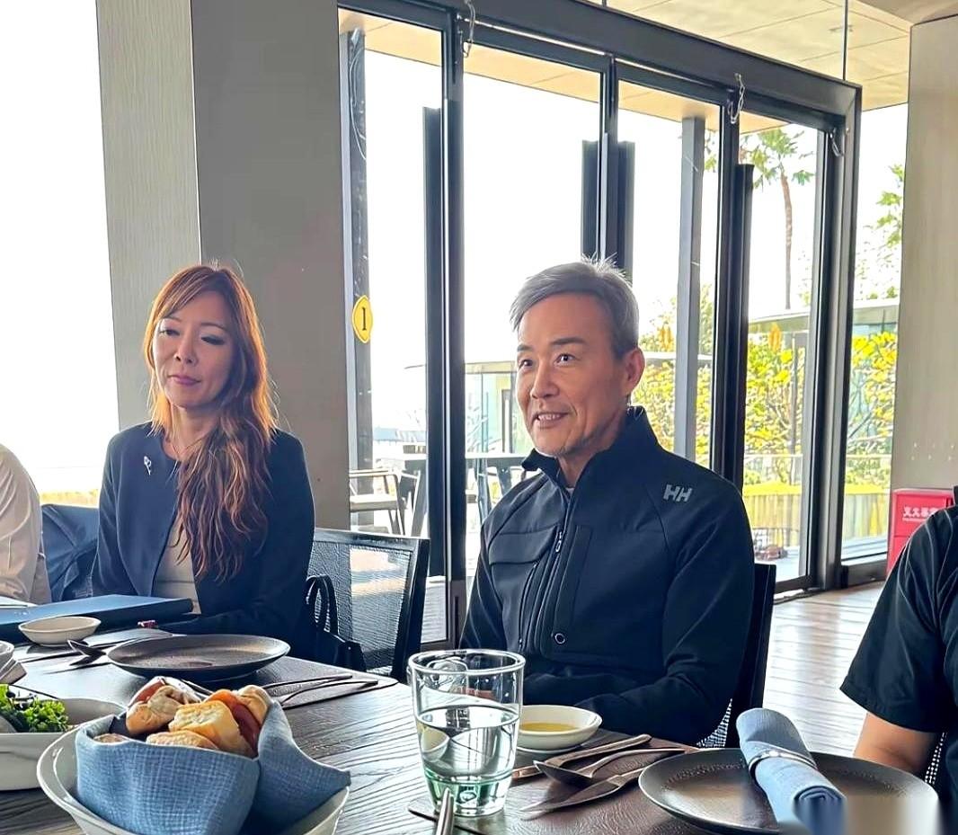 王石说他自己这辈子很失败。我听到这话，第一反应不是同情，是想笑。你说逗不逗。