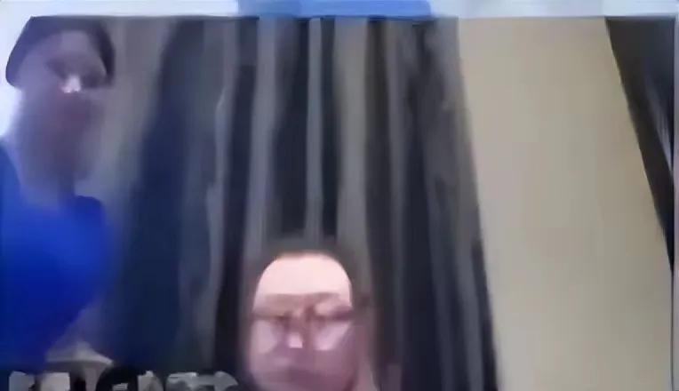 王辰院士谈“4+4”医学教育前两年，一个院士开网上会议时，一个蓝衣美女突然入镜