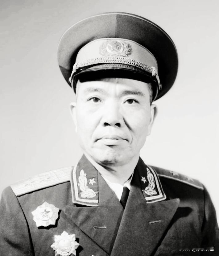 韩伟将军临终前告诉儿子：湘江战役和我一起血战的闽西革命战友都牺牲了。而我却活了下