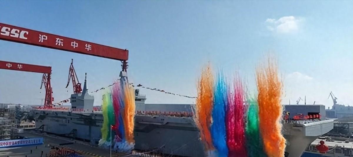 12月27日，上海沪东中华造船厂那一声清脆的落水巨响，震碎了多少西方观察家的固有