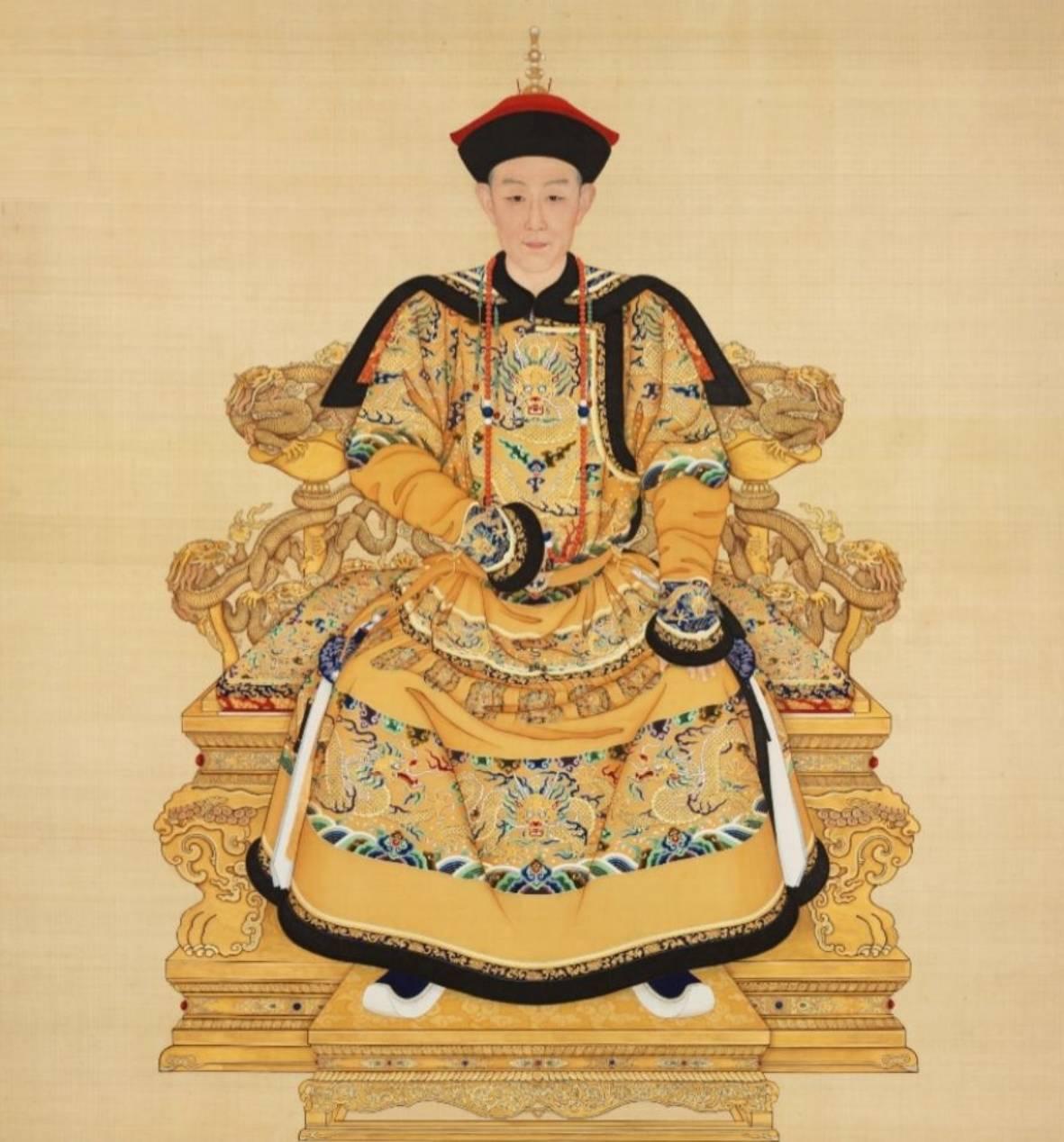 乾隆十五年那拉氏封后，盯着仪仗上的"仪驾"二字问太监："富察皇后当年用的可是这个