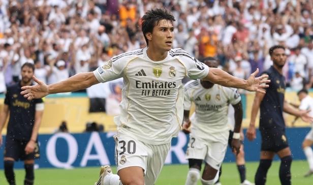 皇马5：1大胜皇家贝蒂斯，贡萨洛-加西亚上演完美帽子戏法，因伤缺阵的姆巴佩慌了？