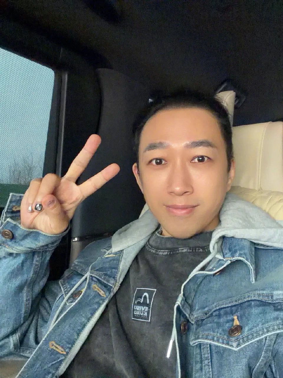 算算于正开始颠的时候，好像是自从许凯塌房？