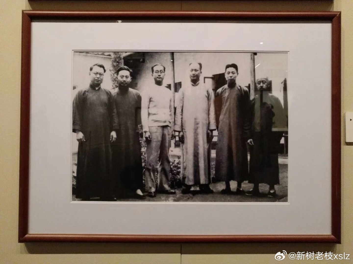 老照片1936年11月23日，国民党当局逮捕了“救国会”的七位领导人王造时、李