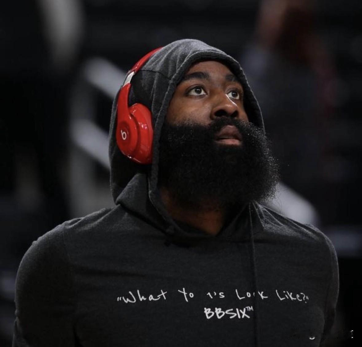 说句心里话，现在已经没有人黑哈登了……1，哈登不再成为对手詹姆斯，库里，杜兰