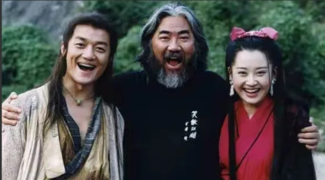 2000年，邵兵在拍摄《笑傲江湖》期间，导演张纪中莫名翻脸：“给你100万，赶紧
