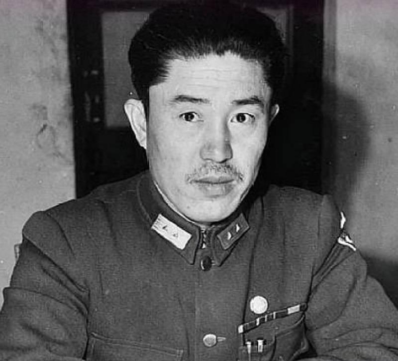 1950年，郑洞国去看病，路过北京时，被周总理叫来家里吃饭，席间，周总理问他：“