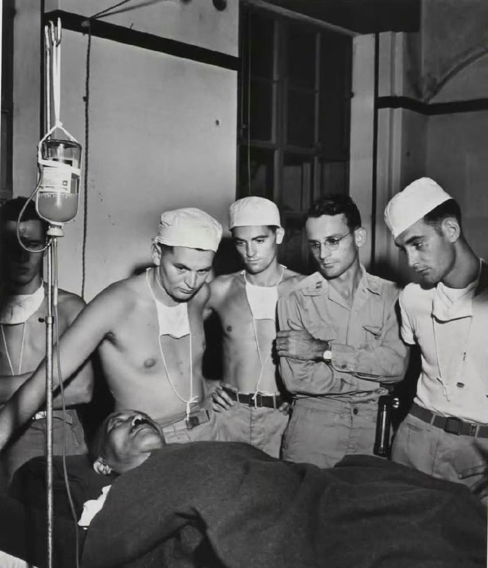 这一枪，还不如不开，开了没死，还不如死了，受着二茬罪，落了个畏罪自杀的