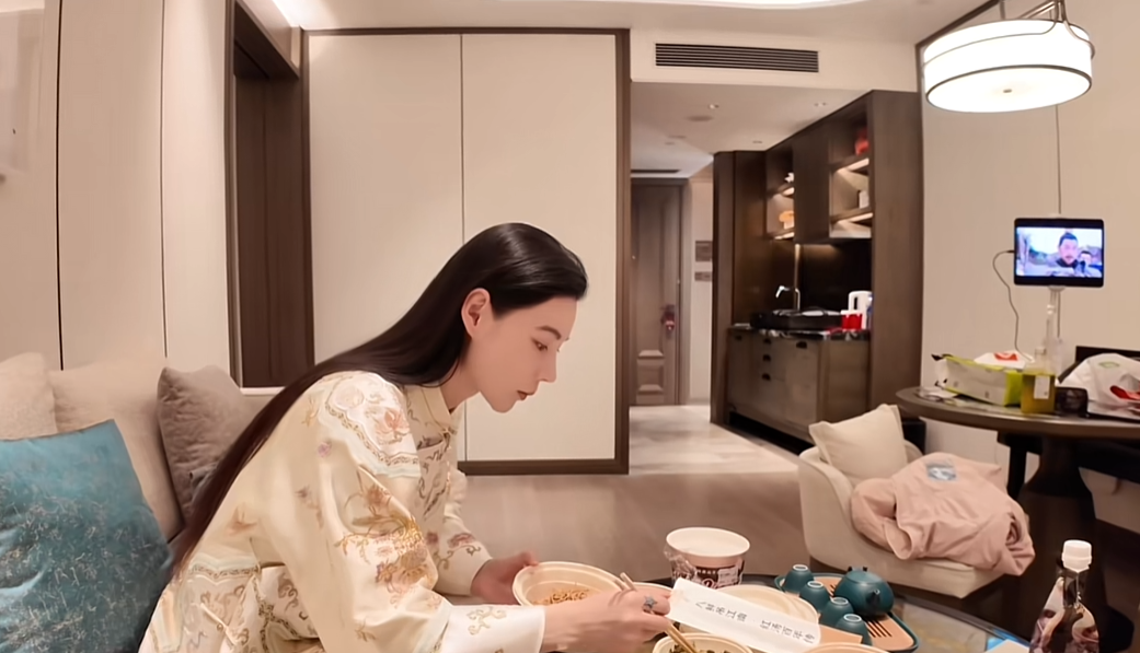 请问放的剧是张丰毅演的啥？感觉很好看