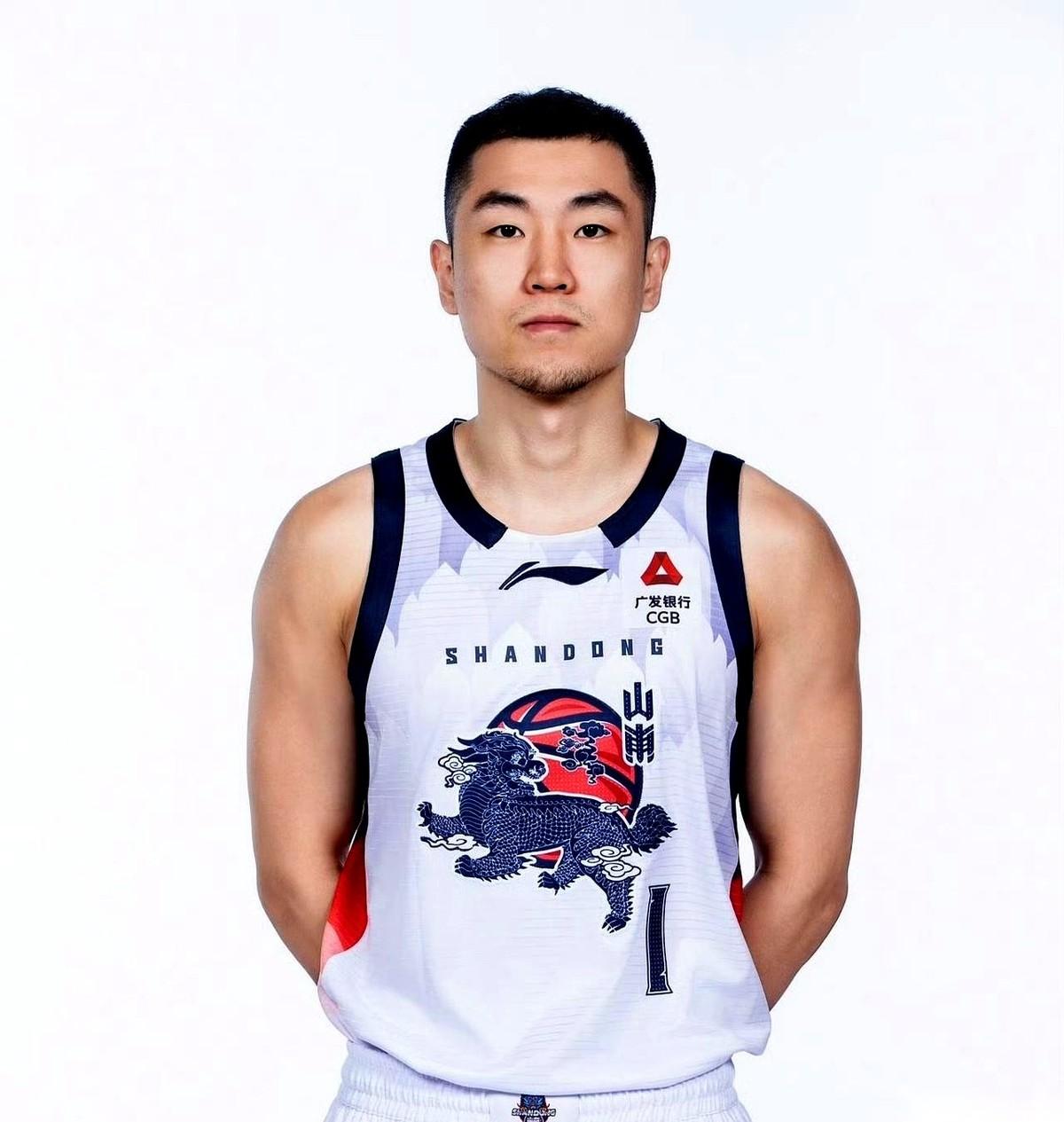 山东对福建这场球，看到最后手心全是汗。全场最铁的男人，竟然成了救世主。外援珀塞