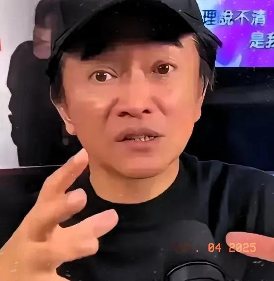 大家好，我跟大家聊聊最近宪哥直播为小菲婚礼仗义执言的事儿。事情是这样的，小菲要