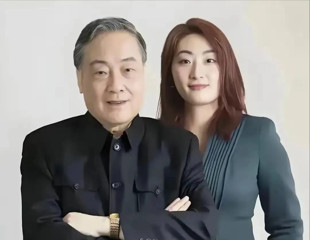 宗馥莉14岁的去美国读书，她去美国的第一年，她爸爸宗庆后就跟杜建英生了大儿子，两