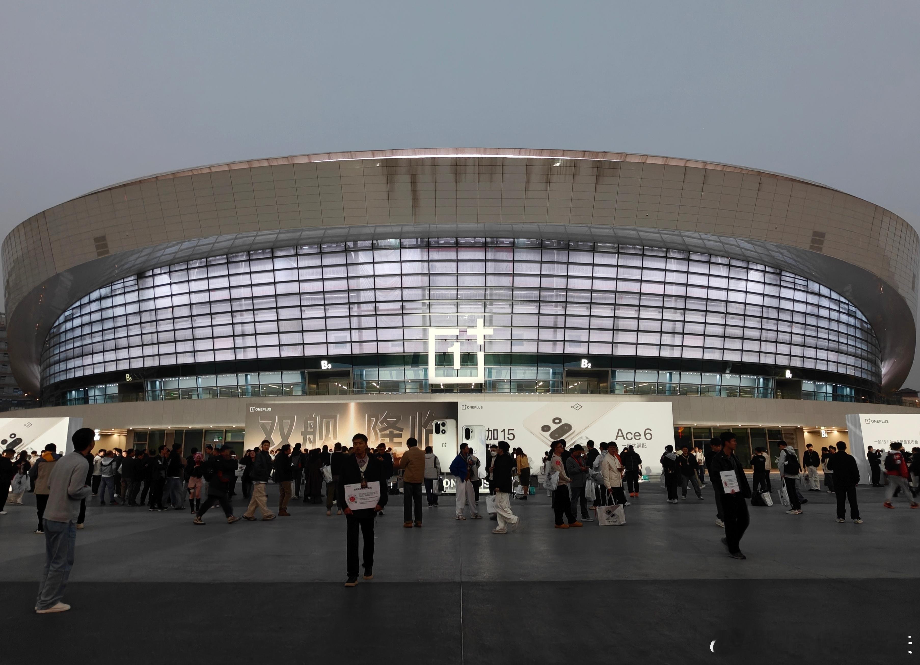 一加，启动！一加15​​​