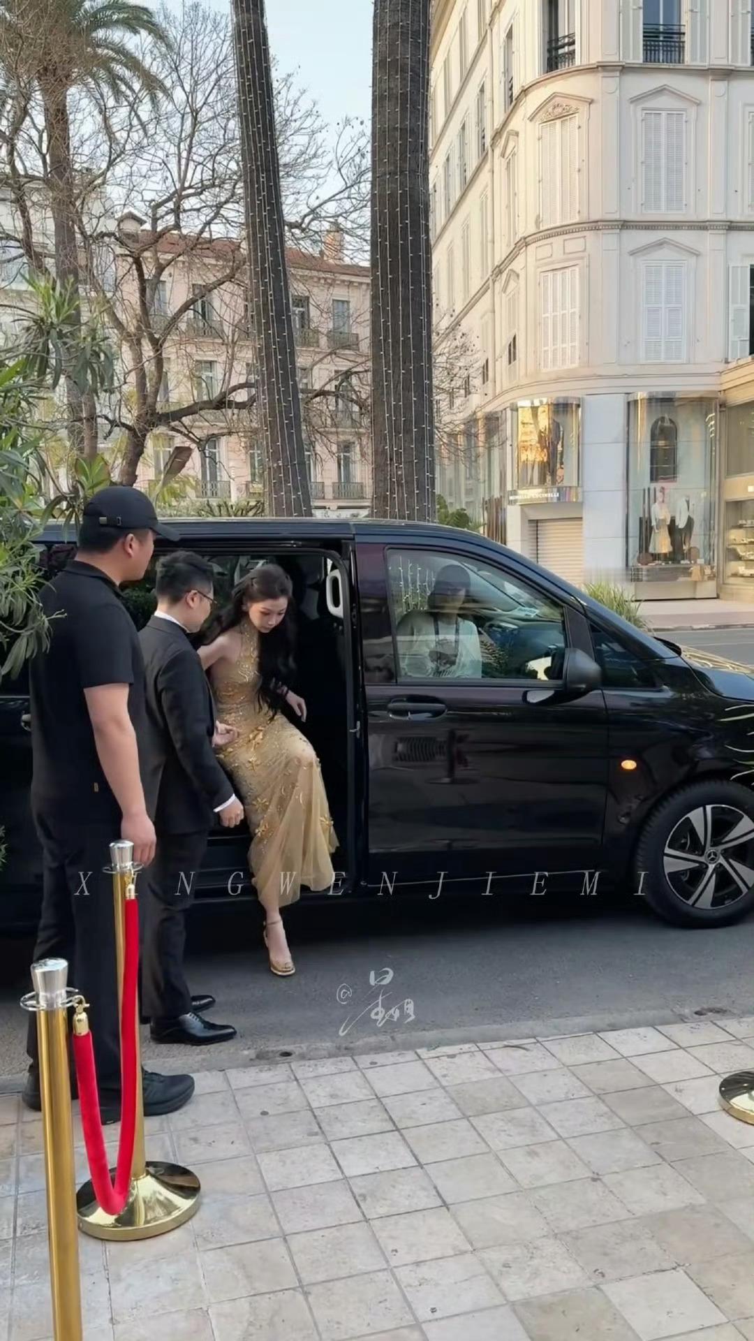 虞书欣戛纳蓝色妖姬造型女神你随便吧