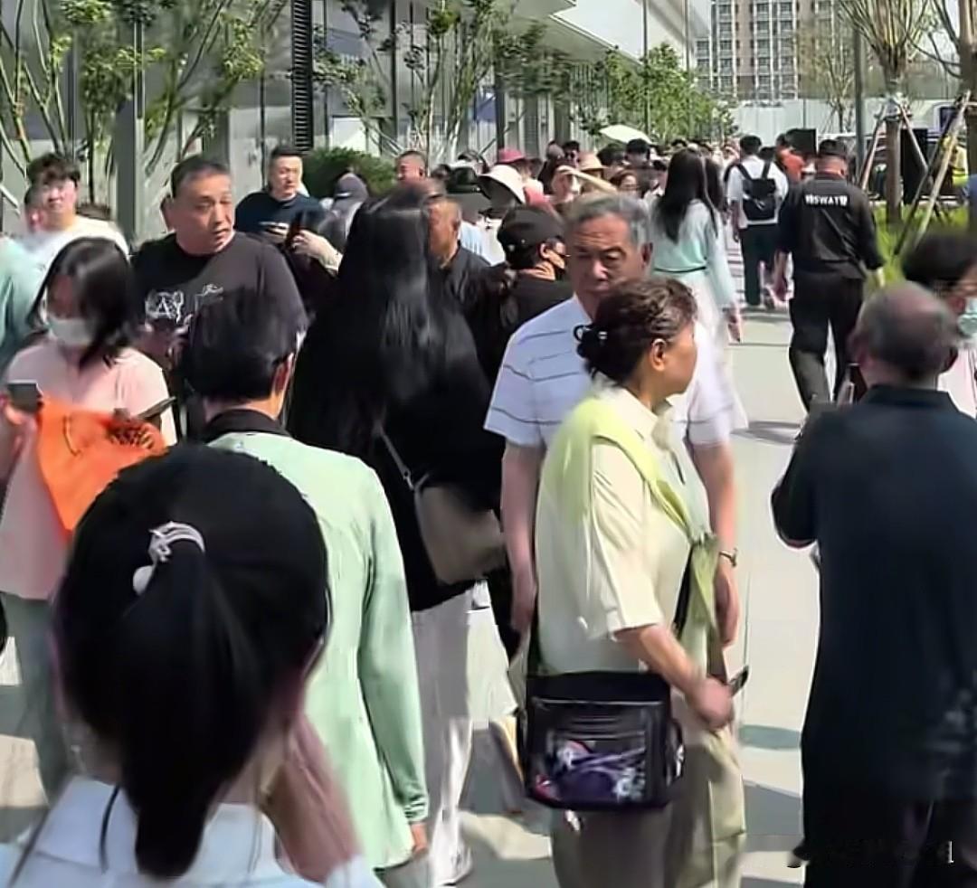 开业即“爆场”！济青山姆凭什么圈粉全城？今日，济南和青岛山姆会员店迎来开业首日