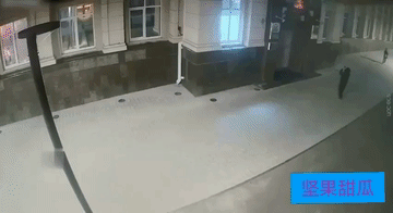 给乌克兰人做特工都不安心。️据俄罗斯联邦安全局消息，一名被乌克兰特工招募的俄罗斯