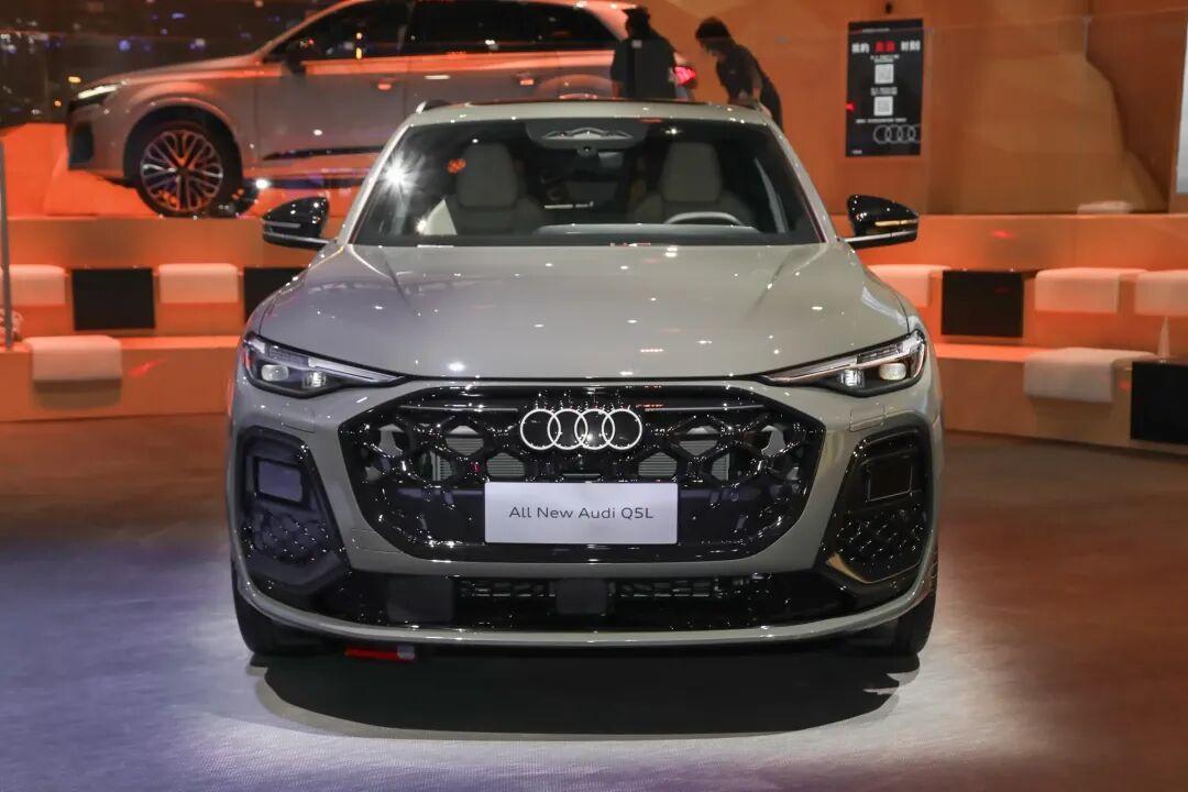 今年上海车展就露过脸的新一代Q5L，终于在广州车展开放内饰了，据说12月就能上市