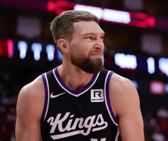 萨博尼斯算是卖不出去了国王准备重建了，萨博尼斯被摆上了货架，国王也对外宣称萨