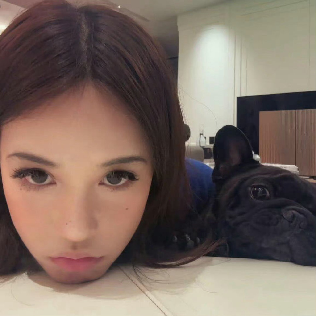 苹果的第一万六千个故事​​​#女生头像##头像#​