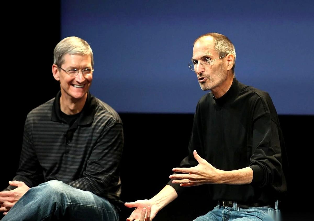 苹果的天，真的要换个颜色了。库克已经把离职申请书拍在了2026年9月1日的日历