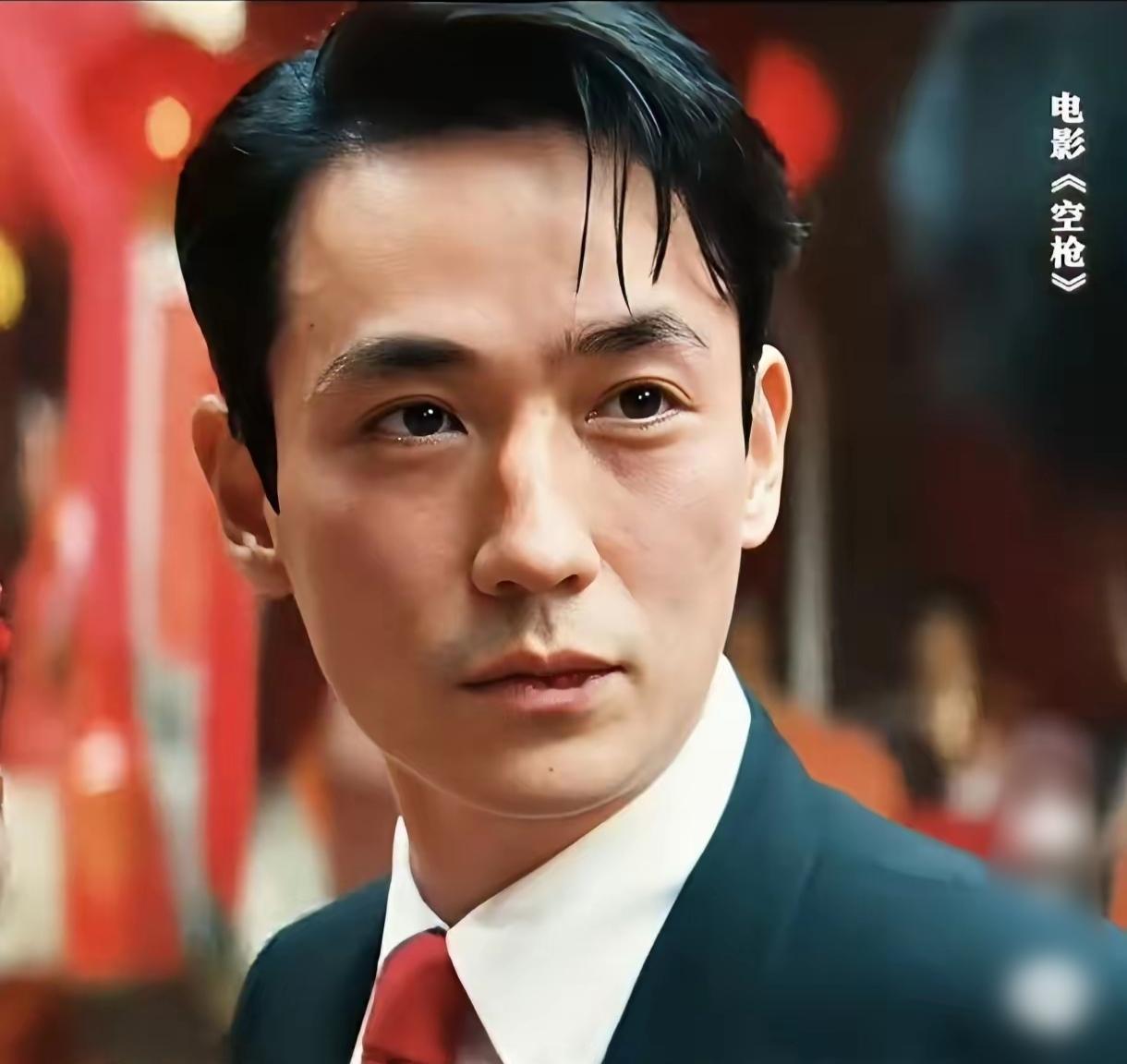 2026年，记者问朱一龙:“拍《空枪》有压力吗？”朱一龙说:“有。”记者问:“为