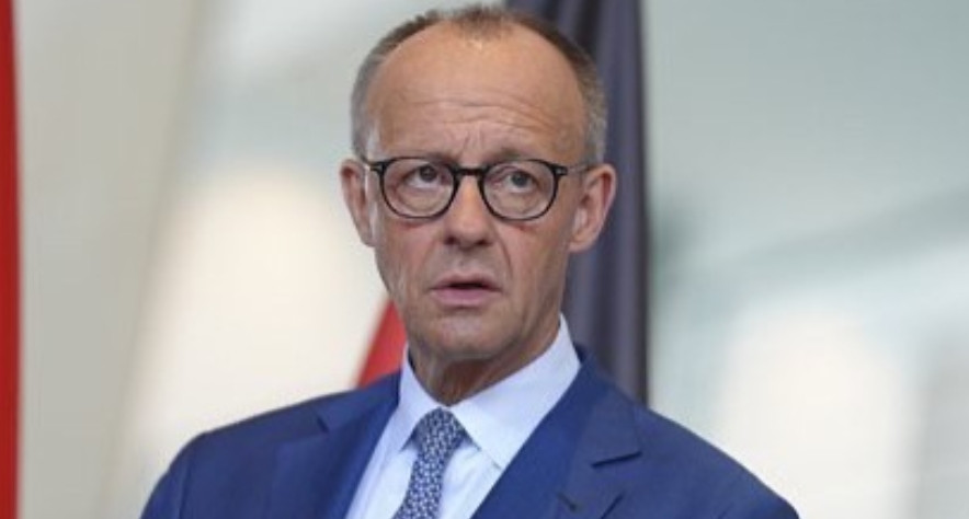 太打脸了！德国总理默茨在接受媒体时表示，德国将尽一切努力结束乌克兰冲突。并认为