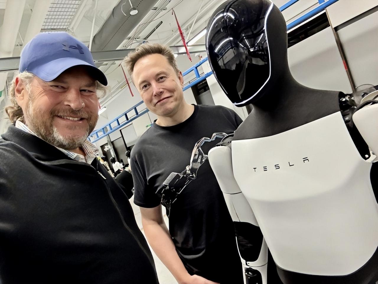 春晚落幕，机器人的表演全球爆火，马斯克看了一定会觉得很心酸吧？毕竟，他有无数的