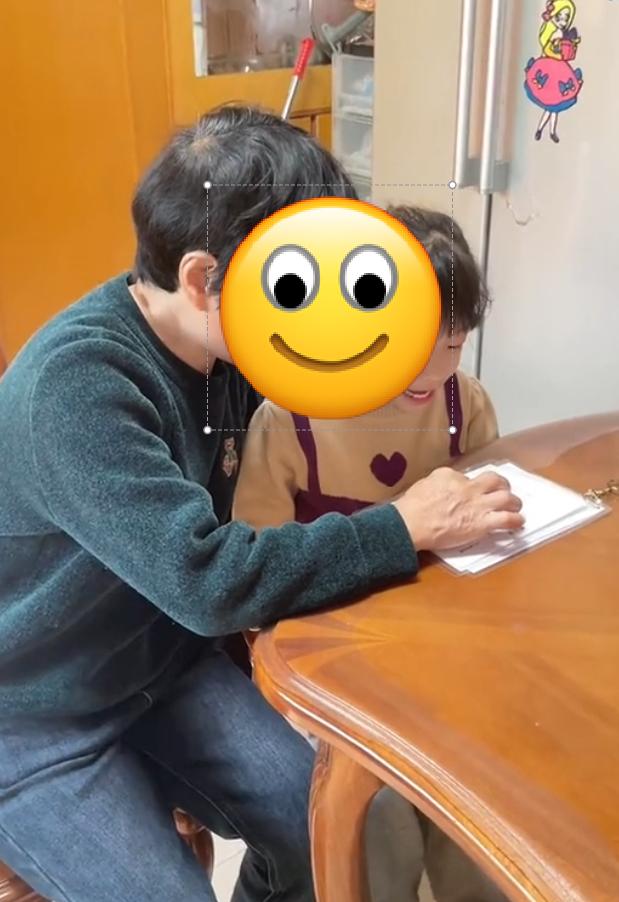 我今年59岁，退休前是一名小学老师，本以为退休后能安享晚年，旅旅游，跳跳舞，过点