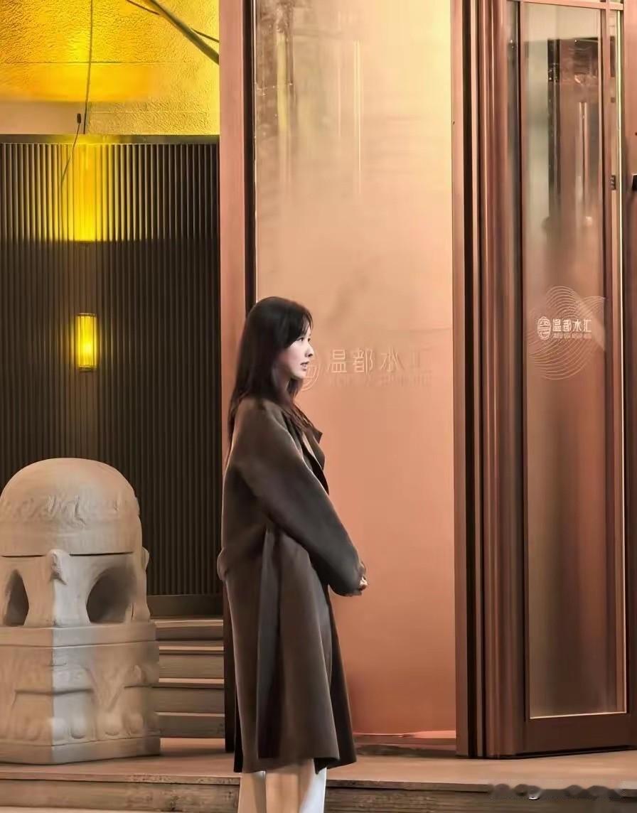 长得那么漂亮，可惜一直火不起来！