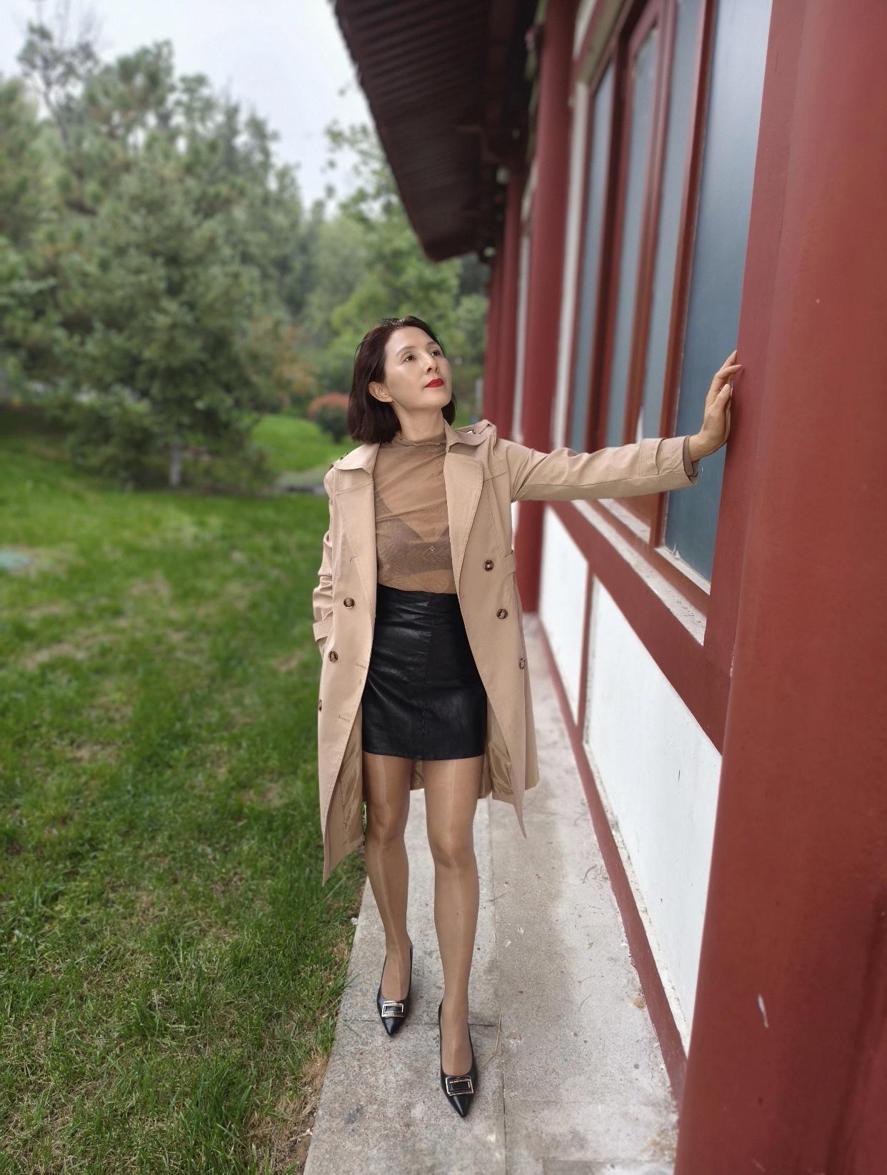 我认为四十岁的女人最美，对吗四十岁的女人更清楚自己想要什么。