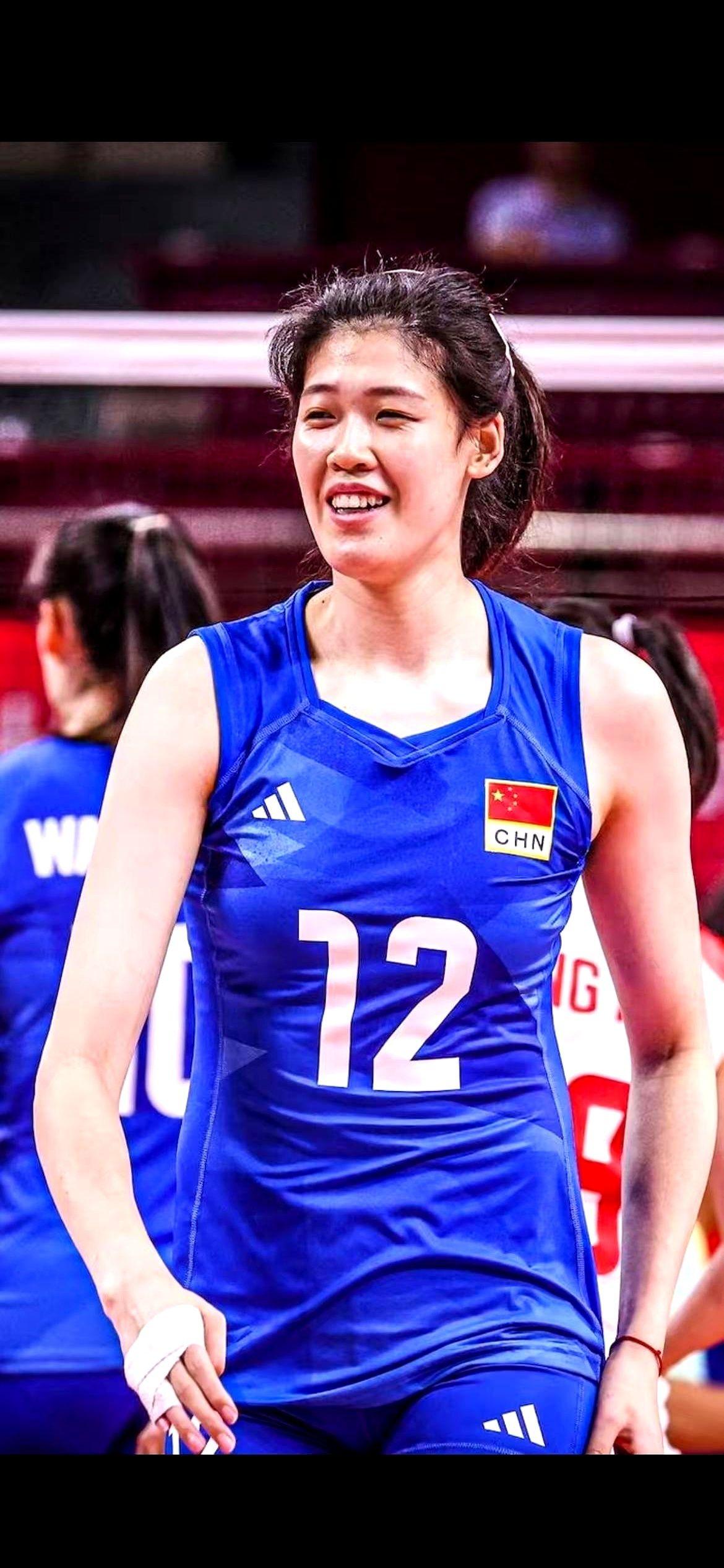 讲真，你知道什么叫“降维打击”吗？去看看天津女排的阵容，你就全明白了。一上来