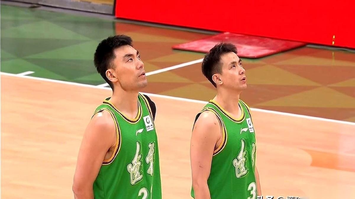 他一回来，整个球馆的空气都不一样了。我跟你说，有些人，他就是那个“镇场子”的。