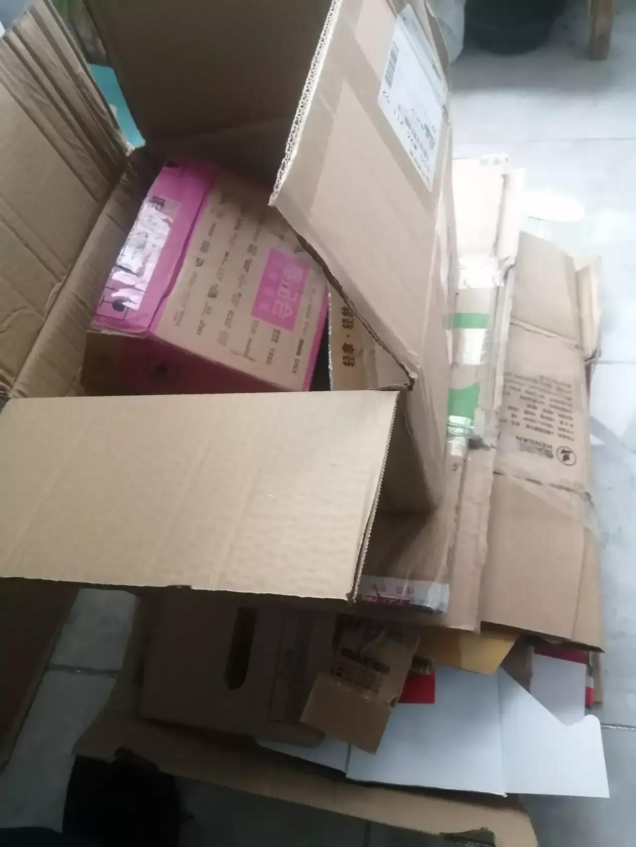 纸箱有甲醛会得白血病？这种谁懂？现实里，真的发生了，有点可怕。