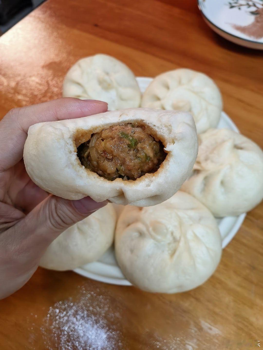 今天有点头疼，但还是蒸了包子。能安静蒸包子的日子就是好日子。